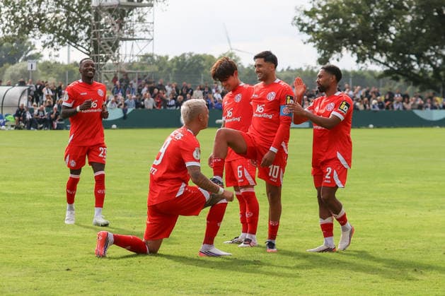 23.08.2026, xtgx, Fussball DFB-Pokal 1. Runde, VfB Krieschow - 1. FSV Mainz 05, v.l. Phillip TIetz (Mainz, 9) Nadiem Amiri (Mainz, 10) Jubel, Torjubel, jubelt ueber das Tor, celebrate the goal, celebration (DFL DFB REGULATIONS PROHIBIT ANY USE OF PHOTOGRAPHS as IMAGE SEQUENCES and or QUASI-VIDEO) Krieschow *** August 23, 2026, xtgx, Soccer DFB Cup 1st Round, VfB Krieschow 1 vs. FSV Mainz 05, from left: Phillip Tietz (Mainz), 9 Nadiem Amiri (Mainz), 10 Cheering, Goal celebration, celebrating the goal, DFL DFB REGULATIONS PROHIBIT ANY USE OF PHOTOGRAPHS as IMAGE SEQUENCES and or QUASI-VIDEO Krieschow