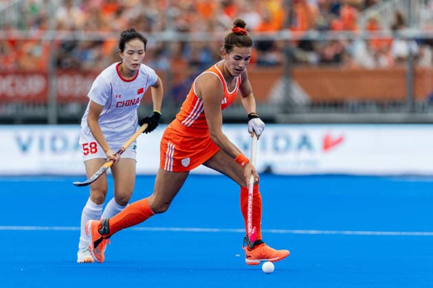 FIH Hockey World Cup: Netherlands Women v China AMSTELVEEN, NL - AUGUST 23: Frédérique Matla of Netherlands Women and Anhui Yu of China during the FIH Hockey World Cup match between Netherlands Women and China at Wagener Stadion on August 23, 2026 in Amstelveen, Netherlands. Amstelveen Wagener Stadion Netherlands Content not available for redistribution in The Netherlands directly or indirectly through any third parties. Copyright: xMarcelxvanxPlateringenx