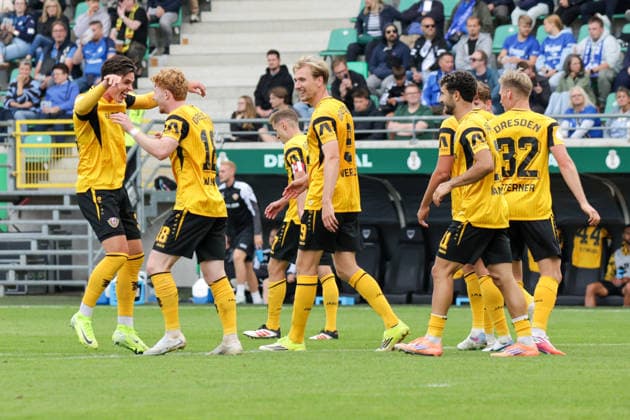 23.08.2026, xgrfx, Fussball DFB Pokal 1.Runde, SV Westfalia Rhynern - Dynamo Dresden v.l. Tor, Robert Wagner zum 0:6 (Dynamo Dresden) (DFL DFB REGULATIONS PROHIBIT ANY USE OF PHOTOGRAPHS as IMAGE SEQUENCES and or QUASI-VIDEO) Münster *** August 23, 2026, xgrfx, Soccer DFB Cup 1st Round, SV Westfalia Rhynern vs. Dynamo Dresden, goal, Robert Wagner on the 0–6 Dynamo Dresden game. DFL and DFB regulations prohibit any use of photographs as image sequences and or quasi-video. Münster