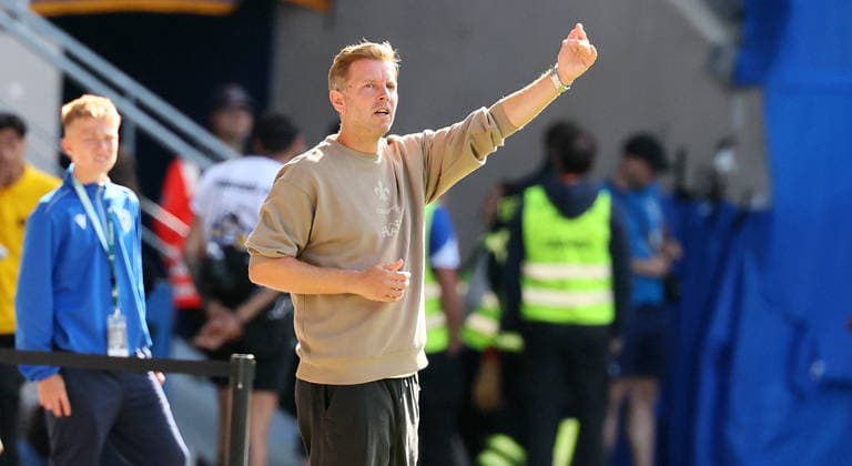 Jena - Darmstadt DFB Pokal Jena, 23.08.2026, Ernst-Abbe-Sportfeld, Fussball, DFB-Pokal, 1.Hauptrunde , FC Carl Zeiss Jena vs. SC Darmstadt 98 , Im Bild: Trainer Florian Kohfeldt, SV Darmstadt. , Nur zur redaktionellen Nutzung. Only editorial use. , DFB regulations prohibit any use of photographs as image sequences and or quasi-video. , *** Jena vs. Darmstadt, DFB Cup, Jena, August 23, 2026, Ernst Abbe Sportfeld, soccer, DFB Cup, 1st round, FC Carl Zeiss Jena vs. SC Darmstadt 98, Pictured: Coach Florian Kohfeldt, SV Darmstadt, For editorial use only, DFB regulations prohibit any use of photographs as image sequences and or quasi-video, Picture Point