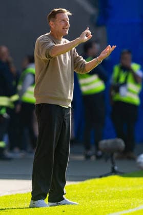 Jena , 230826, DFB Pokal FC Carl-Zeiss Jena gegen SV Darmstadt 98 im Bild: Trainer Florian Kohfeldt (Darmstadt) *** Jena, August 26, 2023, DFB Cup: FC Carl Zeiss Jena vs. SV Darmstadt 98—Pictured: Coach Florian Kohfeldt of Darmstadt
