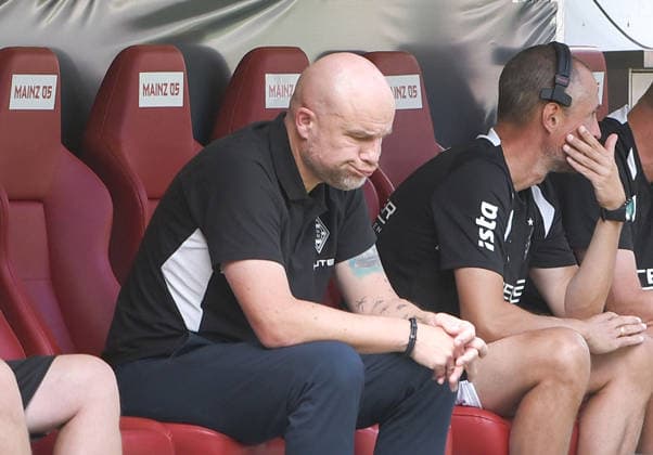 23.08.2026, xhbx, Fussball DFB Pokal 1.Runde, TSV Schott Mainz - Borussia Mönchengladbach v.l. Sportdirektor Rouven Schröder Mainz *** August 23, 2026, xhbx, Soccer, DFB Cup First Round, TSV Schott Mainz vs. Borussia Mönchengladbach, featuring Mainz Sports Director Rouven Schröder