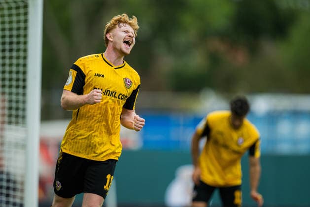 23.08.2026 - Fußball, 2026 2027, DFB-Pokal, 1. Hauptrunde, SV Westfalia Rhynern - SG Dynamo Dresden: Robert Wagner (Dresden) jubelt nach seinem Tor zum 0:6 DFB REGULATIONS PROHIBIT ANY USE OF PHOTOGRAPHS AS IMAGE SEQUENCES AND OR QUASI-VIDEO. *** August 23, 2026 Soccer, 2026–2027, DFB Cup, 1st Round, SV Westfalia Rhynern vs. SG Dynamo Dresden Robert Wagner Dresden celebrates after scoring his goal to make it 0–6. DFB REGULATIONS PROHIBIT ANY USE OF PHOTOGRAPHS AS IMAGE SEQUENCES AND OR QUASI-VIDEO