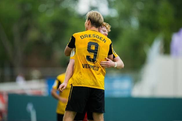 23.08.2026 - Fußball, 2026 2027, DFB-Pokal, 1. Hauptrunde, SV Westfalia Rhynern - SG Dynamo Dresden: (R) Robert Wagner (Dresden) jubelt nach seinem Tor zum 0:6 mit (L) Vincent Vermeij (Dresden) DFB REGULATIONS PROHIBIT ANY USE OF PHOTOGRAPHS AS IMAGE SEQUENCES AND OR QUASI-VIDEO. *** August 23, 2026 Soccer, 2026–2027, DFB Cup, 1st Round, SV Westfalia Rhynern vs. SG Dynamo Dresden; R Robert Wagner (Dresden) celebrates after scoring the 0–6 goal with L Vincent Vermeij (Dresden). DFB REGULATIONS PROHIBIT ANY USE OF PHOTOGRAPHS AS IMAGE SEQUENCES AND OR QUASI-VIDEO