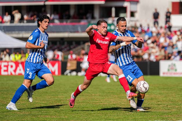 DFB-Pokal: Bahlinger SC vs 1. FC Magdeburg, 22.08.2026 Zweikampf zwischen Marin Å tefotiÄ‡ (Bahlinger SC, 7) und Falko Michel (1. FC Magdeburg, 21) DFB-Pokal: Bahlinger SC vs 1. FC Magdeburg, Kaiserstuhlstadion, 22.08.2026 DFB DFL REGULATIONS PROHIBIT ANY USE OF PHOTOGRAPHS AS IMAGE SEQUENCES AND OR QUASI-VIDEO. *** DFB Cup: Bahlinger SC vs. 1 FC Magdeburg, August 22, 2026; Tackle between Marin Å tefotic Bahlinger SC, 7, and Falko Michel, 1 FC Magdeburg, 21 DFB Cup: Bahlinger SC vs. 1 FC Magdeburg, Kaiserstuhlstadion, August 22, 2026 DFB and DFL regulations prohibit any use of photographs as image sequences and or quasi-video Copyright: xBEAUTIFULxSPORTS Boscox