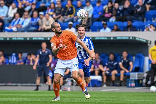 Fußball I Herren I Saison 2026-2027 I DFB-Pokal I FC Carl Zeiss Jena - SV Darmstadt 98 I 23.08.2026 Aleksandar Vukotic (20, SV Darmstadt 98), Elias Löder (18, FC Carl Zeiss Jena) Jena Ernst-Abbe-Sportfeld, ad hoc Arena Thüringen Deutschland *** Soccer I Men s I 2026–2027 Season I DFB Cup I FC Carl Zeiss Jena vs. SV Darmstadt 98 I August 23, 2026 Aleksandar Vukotic 20, SV Darmstadt 98, Elias Löder, 18, FC Carl Zeiss Jena, Ernst Abbe Sportfeld, ad hoc Arena, Thuringia, Germany Copyright: xLobeca InesxHähnelx