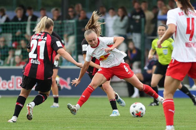 Google Pixel Frauen-Bundesliga, RB Leipzig - Bayer Leverkusen; 23.08.2026 Lou-Ann Joly (6, RB Leipzig). Fußball, Google Pixel Frauen-Bundesliga, Saison 2026 2027, 1. Spieltag: RB Leipzig vs. Bayer 04 Leverkusen am 23.08.2026, Trainingszentrum Cottaweg, Leipzig. DFB REGULATIONS PROHIBIT ANY USE OF PHOTOGRAPHS AS IMAGE SEQUENCES AND OR QUASI-VIDEO. *** Google Pixel Women s Bundesliga, RB Leipzig vs. Bayer Leverkusen, August 23, 2026, Lou Ann Joly 6, RB Leipzig Soccer, Google Pixel Women s Bundesliga, 2026–2027 Season, Matchday 1: RB Leipzig vs. Bayer 04 Leverkusen on August 23, 2026, Cottaweg Training Center, Leipzig. DFB regulations prohibit any use of photographs as image sequences and or quasi-video. Copyright: xBEAUTIFULxSPORTS JanxKaeferx