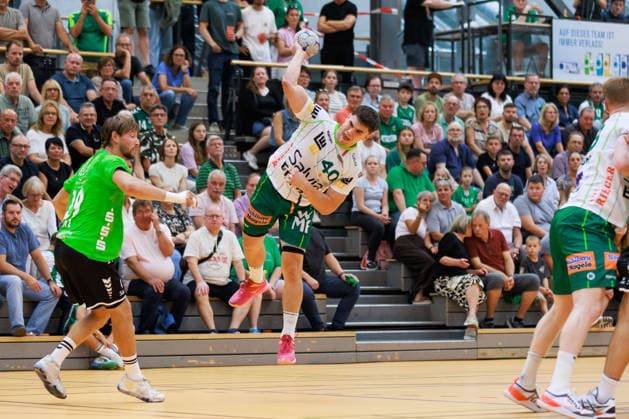Elias NEWEL (FRISCH AUF! Goeppingen, 40) erzielt ein Tor, Aktion, Torwurf GER, HG Saarlouis vs. FRISCH AUF! Goeppingen, Handball, DHB-Pokal, 1. Runde, Spielzeit 2026 2027, 23.08.2026, GER, HG Saarlouis vs. FRISCH AUF! Goeppingen, Handball, DHB-Pokal, 1. Runde, Spielzeit 2026 2027, 23.08.2026, Saarbruecken *** Elias NEWEL FRISCH AUF Goeppingen, 40, scores a goal, play, shot on goal GER, HG Saarlouis vs. FRISCH AUF Goeppingen, Handball, DHB Cup, 1st Round, 2026–2027 Season, August 23, 2026, GER, HG Saarlouis vs. FRISCH AUF Goeppingen, Handball, DHB Cup, Round 1, 2026–2027 season, August 23, 2026, Saarbrücken Copyright: xEibnerxPressefoto OliverxSchmidtx EP_OST
