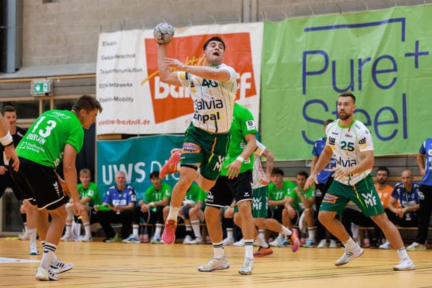 Elias NEWEL (FRISCH AUF! Goeppingen, 40) erzielt ein Tor, Aktion, Torwurf GER, HG Saarlouis vs. FRISCH AUF! Goeppingen, Handball, DHB-Pokal, 1. Runde, Spielzeit 2026 2027, 23.08.2026, GER, HG Saarlouis vs. FRISCH AUF! Goeppingen, Handball, DHB-Pokal, 1. Runde, Spielzeit 2026 2027, 23.08.2026, Saarbruecken *** Elias NEWEL of FRISCH AUF Goeppingen, 40, scores a goal; action; shot on goal; GER; HG Saarlouis vs. FRISCH AUF Goeppingen; handball; DHB Cup; 1st round; 2026–2027 season, August 23, 2026, GER, HG Saarlouis vs. FRISCH AUF Goeppingen, Handball, DHB Cup, Round 1, 2026–2027 season, August 23, 2026, Saarbrücken Copyright: xEibnerxPressefoto OliverxSchmidtx EP_OST