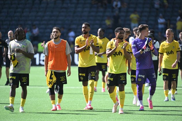 BERN, SWITZERLAND - AUGUST 23: The BSC Young Boys players are celebrating their victory after the game during the Swiss Super League match between BSC Young Boys and FC Vaduz at Stadion Wankdorf on August 23, 2026 in Bern, Switzerland. Bern Stadion Wankdorf Bern Switzerland *** BERN, SWITZERLAND, AUGUST 23: The BSC Young Boys players are celebrating their victory after the game during the Swiss Super League match between BSC Young Boys and FC Vaduz at Wankdorf Stadium on August 23, 2026, in Bern, Switzerland. Bern, Wankdorf Stadium, Bern, Switzerland Copyright: xJustPictures.ch ManuelxWinterbergerx jp-en-EuSpIm-MWI_2474
