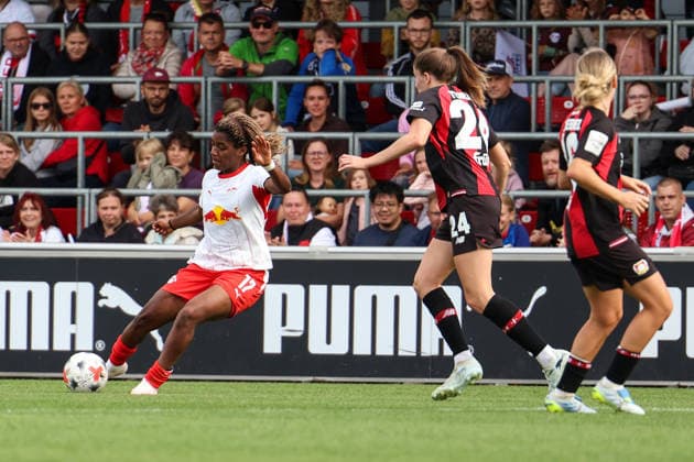Deutschland: Fußball Google Pixel Frauen-Bundesliga 2026 - 2027, 1. Spieltag - RB Leipzig gegen Bayer 04 Leverkusen, Trainingszentrum von RB Leipzig (Leipzig): Abschluss von Delice Boboy (RB Leipzig Frauen, 17) *** Germany Soccer Google Pixel Women s Bundesliga 2026–2027, Matchday 1: RB Leipzig vs. Bayer 04 Leverkusen, RB Leipzig Training Center in Leipzig, Goal by Delice Boboy (RB Leipzig Women), 17 Copyright: xLucasxWalterx
