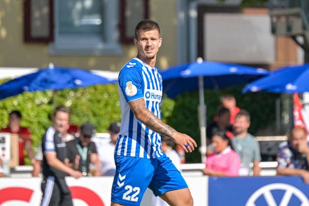 Mateusz Zukowski (1. FC Magdeburg, 22) mit neutraler Emotion. GER, Bahlinger SC vs 1. FC Magdeburg, Fussball, DFB-Pokal, 1. Hauptrunde, Saison 2026 2027, 23.08.2026 DFB REGULATIONS PROHIBIT ANY USE OF PHOTOGRAPHS AS IMAGE SEQUENCES AND OR QUASI-VIDEO GER, Bahlinger SC vs 1. FC Magdeburg, Fussball, DFB-Pokal, 1. Hauptrunde, Saison 2026 2027, 23.08.2026 Bahlingen *** Mateusz Zukowski, 1 FC Magdeburg, 22, showing neutral emotion (GER), Bahlinger SC vs. 1 FC Magdeburg, Soccer, DFB Cup, 1st Round, 2026–2027 Season, August 23, 2026 DFB regulations prohibit any use of photographs as image sequences and or quasi-video GER, Bahlinger SC vs. 1 FC Magdeburg, soccer, DFB Cup, 1st Main Round, 2026–2027 Season, August 23, 2026, Bahlingen Copyright: xEibner-Pressefotox EP_THS