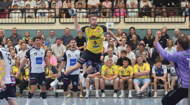 Kornwestheim , Handball DHB Pokale Runde 1 , SV Salamander Kornwestheim vs. Rhein-Neckar Löwen , Tim Nothdurft ( RNL ) *** Kornwestheim, DHB Handball Cup, Round 1, SV Salamander Kornwestheim vs. Rhein Neckar Löwen, Tim Nothdurft (RNL)