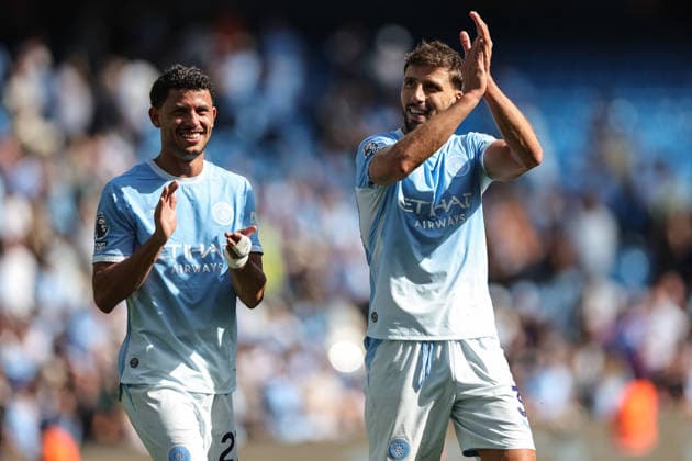 Premier League: Manchester City v Bournemouth Matheus Nunes of Manchester City and Ruben Dias of Manchester City applaud the fans during the Premier League match Manchester City vs Bournemouth at Etihad Stadium, Manchester, United Kingdom on 23 August 2026 (Photo by Mark Cosgrove News Images) Manchester Etihad Stadium Greater Manchester United, ManU Kingdom Copyright: xMarkxCosgrove NewsxImagesx