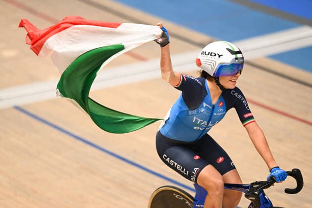 2026 UCI Junior Track World Championships Picture by Mathew Wells SWpix.com - 23 08 2026 - Cycling - 2026 UCI Junior Track World Championships - Heusden-Zolder, Flanders, Belgium - Women Madison Final - Agata Campana and Matilde Rossignoli of Italy wisn the Gold Medal Copyright: x xSWpix.comx(t axPhotographyxHubxLtd)xMathewxWells SWpix.comx SWP-3030-19262