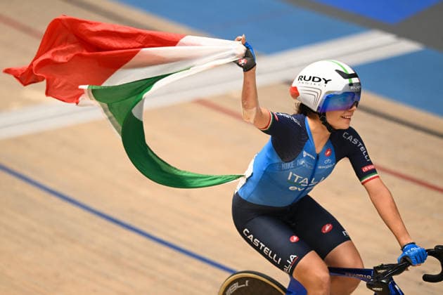 2026 UCI Junior Track World Championships Picture by Mathew Wells SWpix.com - 23 08 2026 - Cycling - 2026 UCI Junior Track World Championships - Heusden-Zolder, Flanders, Belgium - Women Madison Final - Agata Campana and Matilde Rossignoli of Italy wisn the Gold Medal Copyright: x xSWpix.comx(t axPhotographyxHubxLtd)xMathewxWells SWpix.comx SWP-3030-19263