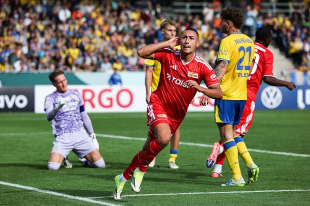 Torjubel -Torschütze Marin Ljubicic (1. FC Union Berlin,27) trifft zum 2-3 - 1. Hauptrunde DFB Pokal Saison 2026-2027 Eintracht Braunschweig vs. 1. FC Union Berlin im Eintracht Stadion in Braunschweig - Aktion,Fußball,Mann,Männer,Deutschland,23.08.2026 *** Goal celebration: Goal scorer Marin Ljubicic of 1. FC Union Berlin (27) scores in the 2-3-1 main round of the 2026-2027 DFB Cup season during the match between Eintracht Braunschweig and 1. FC Union Berlin at Eintracht Stadium in Braunschweig. Action, soccer, man,Men, Germany, August 23, 2026