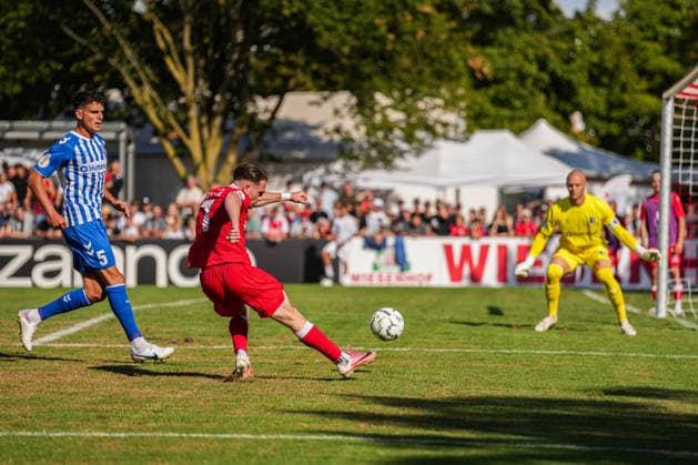 DFB-Pokal: Bahlinger SC vs 1. FC Magdeburg, 22.08.2026 Marin Å tefotiÄ‡ (Bahlinger SC, 7) mit einem Schuss aufs Tor DFB-Pokal: Bahlinger SC vs 1. FC Magdeburg, Kaiserstuhlstadion, 22.08.2026 DFB DFL REGULATIONS PROHIBIT ANY USE OF PHOTOGRAPHS AS IMAGE SEQUENCES AND OR QUASI-VIDEO. *** DFB Cup: Bahlinger SC vs. 1 FC Magdeburg, August 22, 2026 — Photo by Marin Å tefotiÄ‡: Bahlinger SC, 7 with a shot on goal — DFB Cup: Bahlinger SC vs. 1 FC Magdeburg, Kaiserstuhlstadion, August 22, 2026 DFB DFL regulations prohibit any use of photographs as image sequences and or quasi-video Copyright: xBEAUTIFULxSPORTS Boscox