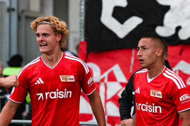 Torjubel -Torschütze Marin Ljubicic (1. FC Union Berlin,27) trifft zum 2-3 mit Tom Rothe (1. FC Union Berlin,15) - 1. Hauptrunde DFB Pokal Saison 2026-2027 Eintracht Braunschweig vs. 1. FC Union Berlin im Eintracht Stadion in Braunschweig - Aktion,Fußball,Mann,Männer,Deutschland,23.08.2026 *** Goal celebration: Goal scorer Marin Ljubicic (1. FC Union Berlin, 27) scores to make it 2–3 with Tom Rothe (1. FC Union Berlin),15, 1st round of the DFB Cup, 2026–2027 season, Eintracht Braunschweig vs. 1 FC Union Berlin at the Eintracht Stadium in Braunschweig; action, soccer, man, men, Germany, August 23, 2026