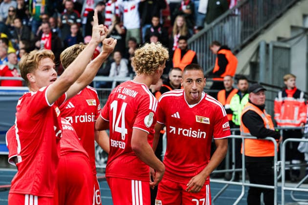 Torjubel -Torschütze Marin Ljubicic (1. FC Union Berlin,27) trifft zum 2-3 - 1. Hauptrunde DFB Pokal Saison 2026-2027 Eintracht Braunschweig vs. 1. FC Union Berlin im Eintracht Stadion in Braunschweig - Aktion,Fußball,Mann,Männer,Deutschland,23.08.2026 *** Goal celebration: Goal scorer Marin Ljubicic of 1. FC Union Berlin, 27, scores in the 2-3-1 main round of the 2026-2027 DFB Cup season, Eintracht Braunschweig vs. 1. FC Union Berlin at Eintracht Stadium in Braunschweig. Action, soccer, man,Men, Germany, August 23, 2026