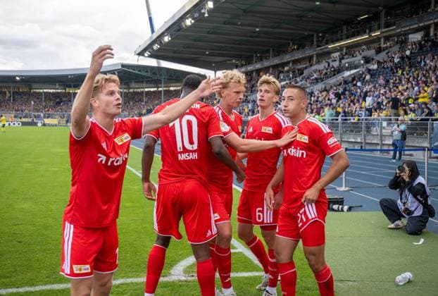 Fußball, Herren, Saison 2026 2027, DFB-Pokal (1. Runde), Eintracht Braunschweig - 1. FC Union Berlin, v. l. Andras Schäfer (1. FC Union), Ilyas Ansah (1. FC Union), Leopold Querfeld (1. FC Union Berlin), Aljoscha Kemlein (1. FC Union Berlin), Marin Ljubicic (1. FC Union Berlin), Jubel nach Tor zum 2:3, 23.08.2026, *** Soccer, Men s, 2026–2027 Season, DFB Cup First Round, Eintracht Braunschweig vs. 1. FC Union Berlin; from left: Andras Schäfer (1. FC Union), Ilyas Ansah (1. FC Union), Leopold Querfeld (1. FC Union Berlin), Aljoscha Kemlein (1. FC Union Berlin), Marin Ljubicic (1. FC Union Berlin), Celebration after the 2–3 goal, August 23, 2026, Copyright: xMatthiasxKochx