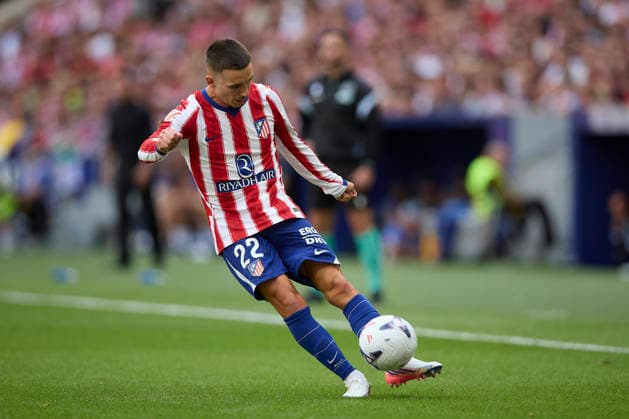 Alejandro Grimaldo (Atletico de Madrid) controls the ball during the LaLiga EA Sports match between Club AtlÃ tico de Madrid and Villarreal CF at Riyadh Air Metropolitano on August 23, 2026 in Madrid, Spain. (Photo by Manu Reino DeFodi Images) - *** Alejandro Grimaldo of Atlético de Madrid controls the ball during the LaLiga EA Sports match between Club Atlético de Madrid and Villarreal CF at Riyadh Air Metropolitano on August 23, 2026, in Madrid, Spain. Photo by Manu Reino, DeFodi Images