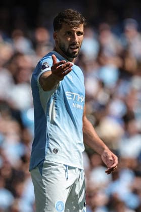Premier League: Manchester City v Bournemouth Ruben Dias of Manchester City gives his team instructions during the Premier League match Manchester City vs Bournemouth at Etihad Stadium, Manchester, United Kingdom on 23 August 2026 (Photo by Mark Cosgrove News Images) Manchester Etihad Stadium Greater Manchester United, ManU Kingdom Copyright: xMarkxCosgrove NewsxImagesx