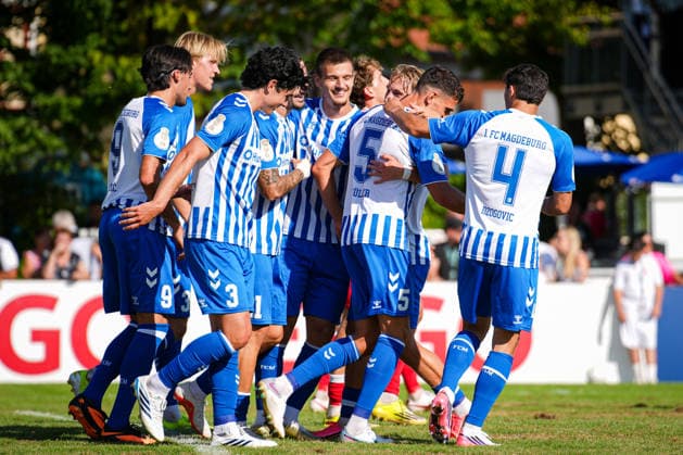 Deutschland, Fußball, DFB-Pokal, Saison 2026 2027, 1. Hauptrunde, Bahlinger SC vs. 1. FC Magdeburg, Kaiserstuhlstadion (Bahlingen am Kaiserstuhl): Falko Michel (1. FC Magdeburg, 21) Tor, Torjubel, Bahlingen Kaiserstuhlstadion Baden-Württemberg Deutschland *** Germany, Soccer, DFB Cup, 2026–2027 Season, 1st Round, Bahlinger SC vs. 1 FC Magdeburg, Kaiserstuhlstadion, Bahlingen am Kaiserstuhl, Falko Michel (1 FC Magdeburg), 21st goal, goal celebration, Bahlingen, Kaiserstuhlstadion, Baden-Württemberg, Germany Copyright: xFINLEYxMÖRCHx