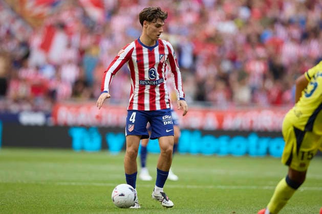 Rodrigo Mendoza (Atletico de Madrid) controls the ball during the LaLiga EA Sports match between Club AtlÃ tico de Madrid and Villarreal CF at Riyadh Air Metropolitano on August 23, 2026 in Madrid, Spain. (Photo by Manu Reino DeFodi Images) - *** Rodrigo Mendoza of Atlético de Madrid controls the ball during the LaLiga EA Sports match between Club Atlético de Madrid and Villarreal CF at Riyadh Air Metropolitano on August 23, 2026, in Madrid, Spain. Photo by Manu Reino, DeFodi Images
