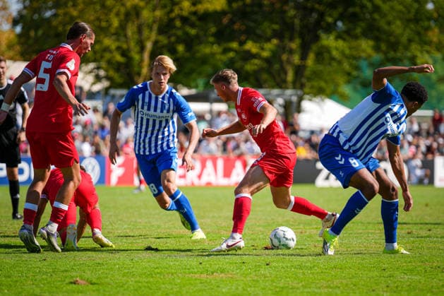 Deutschland, Fußball, DFB-Pokal, Saison 2026 2027, 1. Hauptrunde, Bahlinger SC vs. 1. FC Magdeburg, Kaiserstuhlstadion (Bahlingen am Kaiserstuhl): Laurin Tost (Bahlinger SC, 5) Bahlingen Kaiserstuhlstadion Baden-Württemberg Deutschland *** Germany, Soccer, DFB Cup, 2026–2027 Season, 1st Round, Bahlinger SC vs. 1. FC Magdeburg, Kaiserstuhlstadion, Bahlingen am Kaiserstuhl, Laurin Tost (Bahlinger SC), 5 Bahlingen, Kaiserstuhlstadion, Baden-Württemberg, Germany Copyright: xFINLEYxMÖRCHx