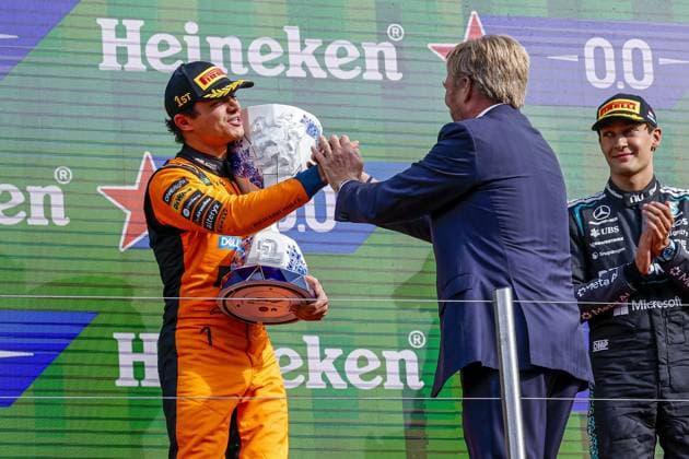 ZANDVOORT - King Willem-Alexander of the Netherlands congratulates winner Lando Norris from Great Britain and driver for McLaren Formula 1 Team during the podium ceremony after the Formula 1 Heineken Dutch Grand Prix at Circuit Zandvoort on 23 August 2026 in Zandvoort, the Netherlands. MARCEL TER BALS ANP xVIxANPxSportx xMarcelxterxBalsxIVx 566111829 originalFilename: 566111829.jpg