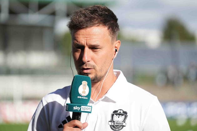 Fußball I Herren I Saison 2026-2027 I DFB-Pokal I 1. Runde I 1. FC Phönix Lübeck - SC Paderborn 07 I 23.08.2026 Kevin Wölk (Trainer, 1. FC Phönix Lübeck) im Interview vor dem Spiel Lübeck Stadion an der Lohmühle Schleswig-Holstein Deutschland *** Soccer Men’s 2026–2027 Season DFB Cup 1st Round 1 FC Phönix Lübeck vs. SC Paderborn 07 August 23, 2026 Kevin Wölk, Coach, 1 FC Phönix Lübeck in a pre-game interview at Lübeck’s Stadion an der Lohmühle, Schleswig-Holstein, Germany Copyright: xLobeca MaschaxHolmx