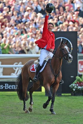 Weltmeister Steve Guerdat (SUI, Schweiz) mit Pferd Dynamix de Belheme , Emotion, Jubel, 1. Platz , Springen, FEI Jumping World Championship, WM, Weltmeisterschaft , FEI Jumping World Championship, Competition Individual Final, Longines-Prize, Longines-Preis, Finale Einzelwertung, Jumping , AACHEN - FEI World Championships 2026, Weltfest des Pferdesports, Reitsport Weltmeisterschaft 2026, Aachen 2026, Welcome Home 2026, Aachener Soers, 11. bis 23. August 2026, Reitsport, 23.08.2026, Aachen Aachener Soers Deutschland *** World Champion Steve Guerdat (SUI), Switzerland, riding Dynamix de Belheme; emotion, jubilation, 1st place, Jumping, FEI Jumping World Championship, FEI Jumping World Championship, Individual Final, Longines Prize, Longines Award, Individual Final, Jumping, AACHEN FEI World Championships 2026, World Festival of Equestrian Sports, 2026 Equestrian World Championships, Aachen 2026, Welcome Home 2026, Aachen Soers, August 11–23, 2026, Equestrian Sports, August 23, 2026, Aachen Soers, Germany