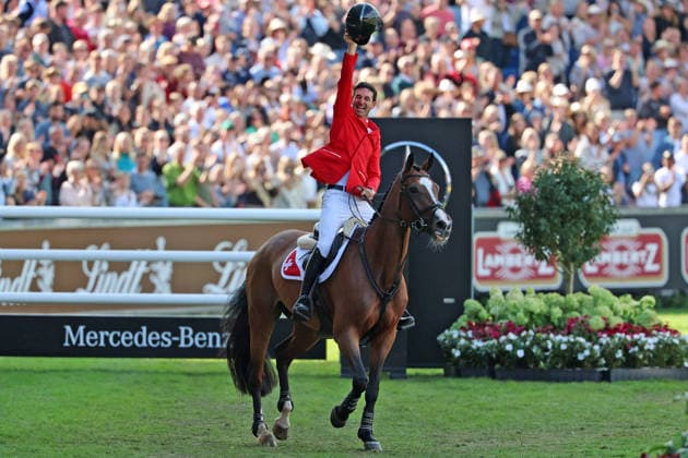 Weltmeister Steve Guerdat (SUI, Schweiz) mit Pferd Dynamix de Belheme , Emotion, Jubel, 1. Platz , Springen, FEI Jumping World Championship, WM, Weltmeisterschaft , FEI Jumping World Championship, Competition Individual Final, Longines-Prize, Longines-Preis, Finale Einzelwertung, Jumping , AACHEN - FEI World Championships 2026, Weltfest des Pferdesports, Reitsport Weltmeisterschaft 2026, Aachen 2026, Welcome Home 2026, Aachener Soers, 11. bis 23. August 2026, Reitsport, 23.08.2026, Aachen Aachener Soers Deutschland *** World Champion Steve Guerdat (SUI), Switzerland, riding Dynamix de Belheme; emotion, jubilation, 1st place, Jumping, FEI Jumping World Championship, FEI Jumping World Championship, Individual Final, Longines Prize, Longines Award, Individual Final, Jumping, AACHEN FEI World Championships 2026, World Festival of Equestrian Sports, 2026 Equestrian World Championships, Aachen 2026, Welcome Home 2026, Aachen Soers, August 11–23, 2026, Equestrian Sports, August 23, 2026, Aachen Soers, Germany