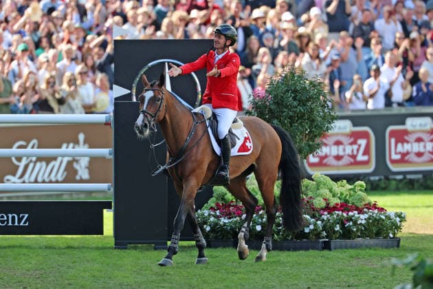 Weltmeister Steve Guerdat (SUI, Schweiz) mit Pferd Dynamix de Belheme , Emotion, Jubel, 1. Platz , Springen, FEI Jumping World Championship, WM, Weltmeisterschaft , FEI Jumping World Championship, Competition Individual Final, Longines-Prize, Longines-Preis, Finale Einzelwertung, Jumping , AACHEN - FEI World Championships 2026, Weltfest des Pferdesports, Reitsport Weltmeisterschaft 2026, Aachen 2026, Welcome Home 2026, Aachener Soers, 11. bis 23. August 2026, Reitsport, 23.08.2026, Aachen Aachener Soers Deutschland *** World Champion Steve Guerdat (SUI), Switzerland, riding Dynamix de Belheme; emotion, jubilation, 1st place, Jumping, FEI Jumping World Championship, FEI Jumping World Championship, Individual Final, Longines Prize, Longines Award, Individual Final, Jumping, AACHEN FEI World Championships 2026, World Festival of Equestrian Sports, 2026 Equestrian World Championships, Aachen 2026, Welcome Home 2026, Aachen Soers, August 11–23, 2026, Equestrian Sports, August 23, 2026, Aachen Soers, Germany
