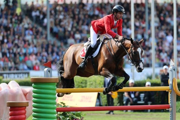 Weltmeister Steve Guerdat (SUI, Schweiz) mit Pferd Dynamix de Belheme , Emotion, Jubel, 1. Platz , Springen, FEI Jumping World Championship, WM, Weltmeisterschaft , FEI Jumping World Championship, Competition Individual Final, Longines-Prize, Longines-Preis, Finale Einzelwertung, Jumping , AACHEN - FEI World Championships 2026, Weltfest des Pferdesports, Reitsport Weltmeisterschaft 2026, Aachen 2026, Welcome Home 2026, Aachener Soers, 11. bis 23. August 2026, Reitsport, 23.08.2026, Aachen Aachener Soers Deutschland *** World Champion Steve Guerdat (SUI), Switzerland, riding Dynamix de Belheme; emotion, jubilation, 1st place, Jumping, FEI Jumping World Championship, FEI Jumping World Championship, Individual Final, Longines Prize, Longines Award, Individual Final, Jumping, AACHEN FEI World Championships 2026, World Festival of Equestrian Sports, 2026 Equestrian World Championships, Aachen 2026, Welcome Home 2026, Aachen Soers, August 11–23, 2026, Equestrian Sports, August 23, 2026, Aachen Soers, Germany