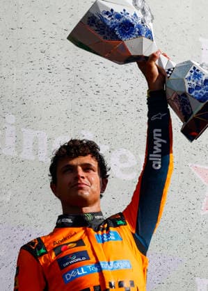 Zandvoort: F1 GP Netherlands 2026 on August, 23, 2026, (Photo by Hoch Zwei), 01 NORRIS Lando (gbr), McLaren F1 Team winning the race Zandvoort Netherlands *** 2026 Dutch F1 Grand Prix at Zandvoort on August 23, 2026; Photo by Hoch Zwei; 01 Lando NORRIS (GBR), McLaren F1 Team, winning the race at Zandvoort, Netherlands