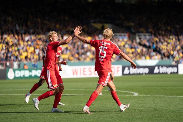 Jubel von Leopold Querfeld (Nr. 14 Union Berlin) und Tom Rothe (Nr. 15 Union Berlin) zum 2:2 GER, Eintracht Braunschweig gegen Union Berlin, Fussball, DFB Pokal, 1. Runde, Spielzeit 2026 27, 23.08.2026 DFL REGULATIONS PROHIBIT ANY USE OF PHOTOGRAPHS AS IMAGE SEQUENCES AND OR QUASI-VIDEO GER, Eintracht Braunschweig gegen Union Berlin, Fussball, DFB Pokal, 1. Runde, Spielzeit 2026 27, 23.08.2026 Braunschweig *** Leopold Querfeld (No. 14, Union Berlin) and Tom Rothe (No. 15, Union Berlin) celebrate the 2-2 draw in the match between Eintracht Braunschweig and Union Berlin, soccer, DFB Cup, 1st round, 2026–27 season, August 23, 2026 DFL regulations prohibit any use of photographs as image sequences and or quasi-video, Eintracht Braunschweig vs. Union Berlin, soccer, DFB Cup, 1st round, 2026–27 season, August 23, 2026, Braunschweig Copyright: xEibner-Pressefoto DanielxREINELTx EP_DRT