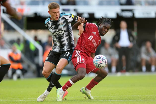 Newcastle United v Liverpool - Premier League 2026 27 Harvey Barnes of Newcastle United and Jeremie Frimpong of Liverpool challenge during the Premier League 2026 27 match between Newcastle United and Liverpool FC at St James Park on August 23, 2026 in Newcastle upon Tyne, England. WARNING! This Photograph May Only Be Used For Newspaper And Or Magazine Editorial Purposes. May Not Be Used For Publications Involving 1 player, 1 Club Or 1 Competition Without Written Authorisation From Football DataCo Ltd. For Any Queries, Please Contact Football DataCo Ltd on +44 (0) 207 864 9121 Newcastle upon Tyne St. James Park England United Kingdom Copyright: xAllstarxPicturexLibraryxLtdx