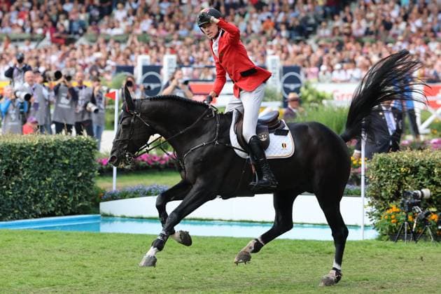 Jubel zum 2. Platz, Thibeau Spits (BEL, Belgien, Belgium) mit Pferd Impress-K vaunt Kattenheye Z, Springen, FEI Jumping World Championship, WM, Weltmeisterschaft , FEI Jumping World Championship, Competition Individual Final, Longines-Prize, Longines-Preis, Finale Einzelwertung, Jumping , AACHEN - FEI World Championships 2026, Weltfest des Pferdesports, Reitsport Weltmeisterschaft 2026, Aachen 2026, Welcome Home 2026, Aachener Soers, 11. bis 23. August 2026, Reitsport, 23.08.2026, Aachen Aachener Soers Deutschland *** Celebrations for 2nd place: Thibeau Spits (BEL, Belgium) with his horse Impress K vaunt Kattenheye Z, Show Jumping, FEI Jumping World Championship, FEI Jumping World Championship, Individual Final, Longines Prize, Jumping, AACHEN FEI World Championships 2026, World Festival of Equestrian Sports, 2026 Equestrian World Championships, Aachen 2026, Welcome Home 2026, Aachen Soers, August 11–23, 2026, Equestrian Sports, August 23, 2026, Aachen Soers, Germany