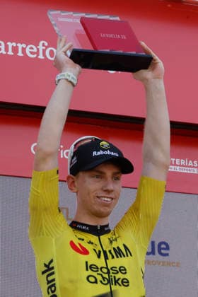 British cyclist James Matthew Brennan, of Visma-Lease a Bike team, celebrates on the podium after he won the second stage of La Vuelta a Espana cycling tour, between Monaco and French town of Manosque covering 214.3 km. Second stage of La Vuelta cycling tour !ACHTUNG: NUR REDAKTIONELLE NUTZUNG!  Copyright: xJavierxLizonx GRAF3651 20260823-55021209561_1
