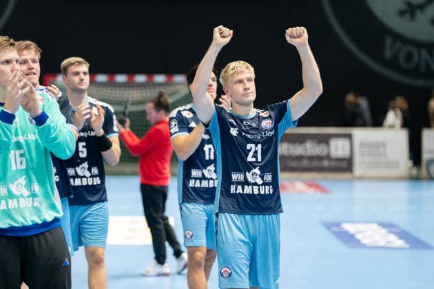 Frederik Bo Andersen (Nr. 21 HCH Hamburg) nach Abpfiff GER, MTV Braunschweig gegen HCH Hamburg, Handball, DHB Pokal, 1. Runde, Spielzeit 2026 27, 23.08.2026 GER, MTV Braunschweig gegen HCH Hamburg, Handball, DHB Pokal, 1. Runde, Spielzeit 2026 27, 23.08.2026 Braunschweig *** Frederik Bo Andersen, No. 21, HCH Hamburg, after the final whistle, GER; MTV Braunschweig vs. HCH Hamburg, Handball, DHB Cup, 1st Round, 2026–27 season, August 23, 2026, GER; MTV Braunschweig vs. HCH Hamburg, Handball, DHB Cup, 1st Round, 2026–27 Season, August 23, 2026, Braunschweig Copyright: xEibner-Pressefoto DanielxREINELTx EP_DRT