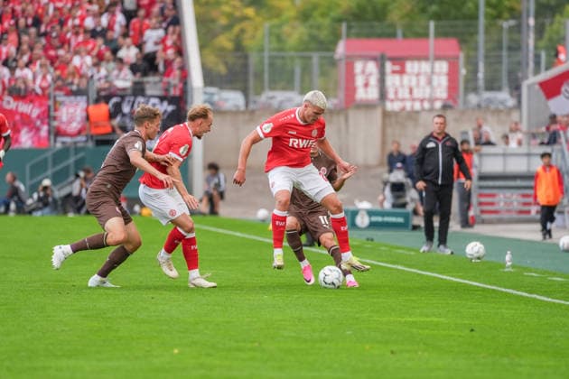 Deutschland: Fussball, DFB-Pokal 2026 27, 1. Runde, Stadion an der Hafenstraße, Essen - Bergeborbeck, Rot-Weiss Essen vs. FC St. Pauli: Marek Janssen (Rot-Weiss Essen, 20) *** German Soccer, 2026-27 DFB Cup, First Round, Stadion an der Hafenstraße, Essen Bergeborbeck, Rot-Weiss Essen vs. FC St. Pauli, Marek Janssen (Rot-Weiss Essen), 20 Copyright: xMichelxWittex