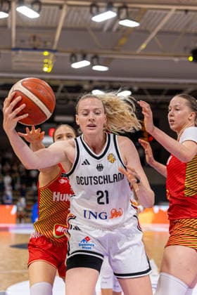GOETTINGEN, GERMANY - AUGUST 23: Marie Guelich (Germany, 21) with ball during the exhibition game, match between Germany vs. Hungary at Sparkassen-Arena on August 23, 2026 in Goettingen, Germany. Lower Saxony Germany Copyright: xBEAUTIFULxSPORTS Freudensteinx