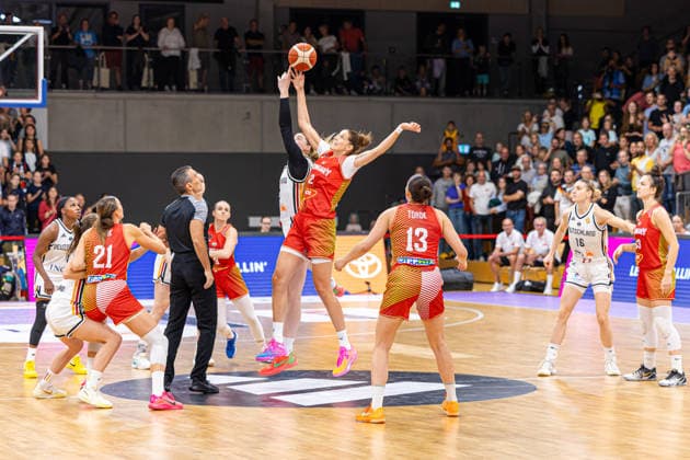 GOETTINGEN, GERMANY - AUGUST 23: Tip-Off during the exhibition game, match between Germany vs. Hungary at Sparkassen-Arena on August 23, 2026 in Goettingen, Germany. Lower Saxony Germany Copyright: xBEAUTIFULxSPORTS Freudensteinx