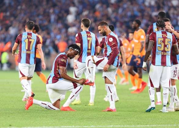 Trabzonspor v Basaksehir - Turkish Super Lig TRABZON, TURKIYE - AUGUST 23: Trabzonspor s Mohamed Salah celebrates with his team-mates after scoring a goal during the Turkish Super Lig week 2 match between Trabzonspor and Istanbul Basaksehir at Papara Park in Trabzon, Turkiye, on August 23, 2026. Hamza Onder Kuloglu Anadolu Trabzon Turkey. Editorial use only. Please get in touch for any other usage.  Copyright: x2026xAnadoluxHamzaxOnderxKuloglux