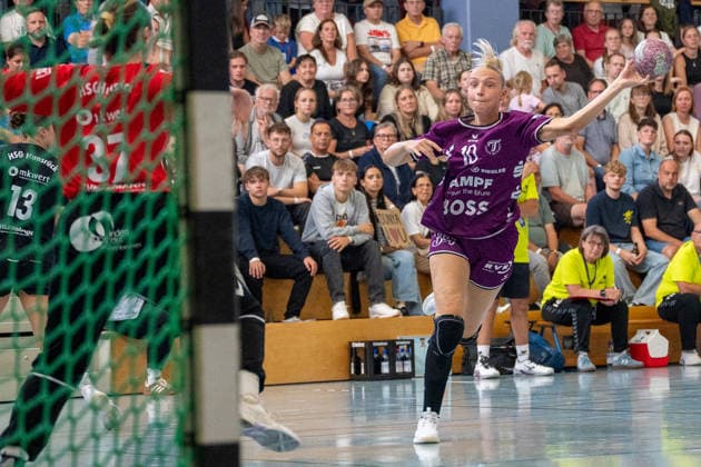 Torwurf DHB-Pokal: HSG Hunsrück TuS Metzingen Sohren *** Goal-Shooting DHB Cup: HSG Hunsrück vs. TuS Metzingen, Sohren Copyright: xEibner-Pressefotox EP_EFS