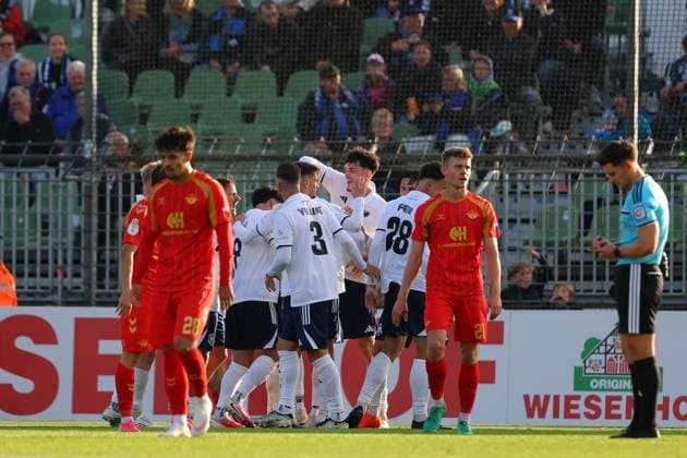 23.08.26, GER, DFB-Pokal, Fussball, 1.Runde, Saison 2026 2027, Dietmar-Scholze-Stadion an der Lohmuehle, 1.FC Phönix Lübeck vs SC Paderborn 07 Torjubel Jubel. Torschütze Torschuetze Moritz Kretzer (1.FC Phoenix Luebeck 14) jubelt ueber das Tor zum 1:2 Foto nordphoto GmbH Tauchnitz Luebeck Dietmar-Scholze-Stadion an der Lohmuehle SH Germany *** August 23, 2026, Germany, DFB Cup, Soccer, 1st Round, 2026–2027 Season, Dietmar Scholze Stadium an der Lohmuehle, 1 FC Phönix Lübeck vs. SC Paderborn 07 Goal celebration, cheering, goal scorer(s) Moritz Kretzer; 1 FC Phoenix Lübeck 14 celebrates the goal that made the score 1–2. Photo: nordphoto GmbH, Tauchnitz, Lübeck, Dietmar Scholze Stadium an der Lohmuehle, SH, Germany Copyright: xnordphotoxGmbHx xTauchnitzx