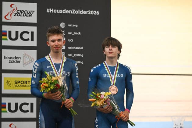 2026 UCI Junior Track World Championships Picture by Mathew Wells SWpix.com - 23 08 2026 - Cycling - 2026 UCI Junior Track World Championships - Heusden-Zolder, Flanders, Belgium - Men™s Madison Final - Dzianis Baranouski and Ilya Yankouski of Belarus receiving the Bronze Medal Copyright: x xSWpix.comx(t axPhotographyxHubxLtd)xMathewxWells SWpix.comx SWP-3030-19331