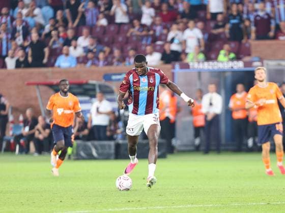 Trabzonspor v Basaksehir - Turkish Super Lig TRABZON, TURKIYE - AUGUST 23: Paul Onuachu of Trabzonspor in action during the Turkish Super Lig week 2 football match between Trabzonspor and Basaksehir at Papara Park in Trabzon, Turkiye on August 23, 2026. Hamza Onder Kuloglu Anadolu Trabzon Turkey. Editorial use only. Please get in touch for any other usage.  Copyright: x2026xAnadoluxHamzaxOnderxKuloglux